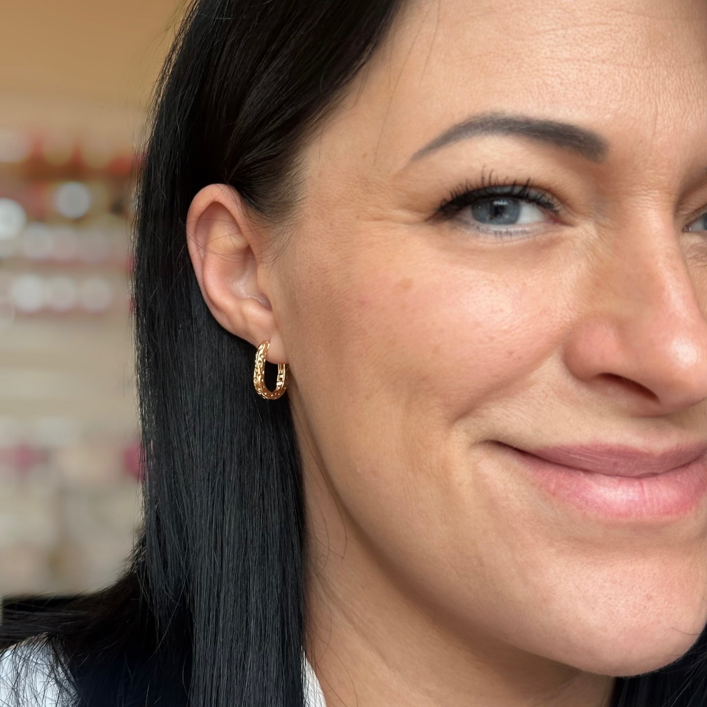 Aurora Texture Hoops – kullatud rõngaskõrvarõngad