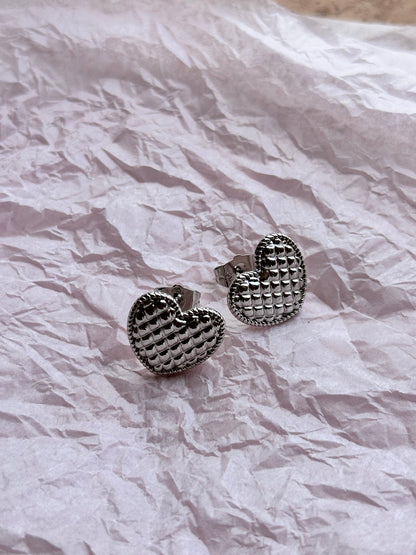 Auskari apzeltītas rotaslietas sievietēm