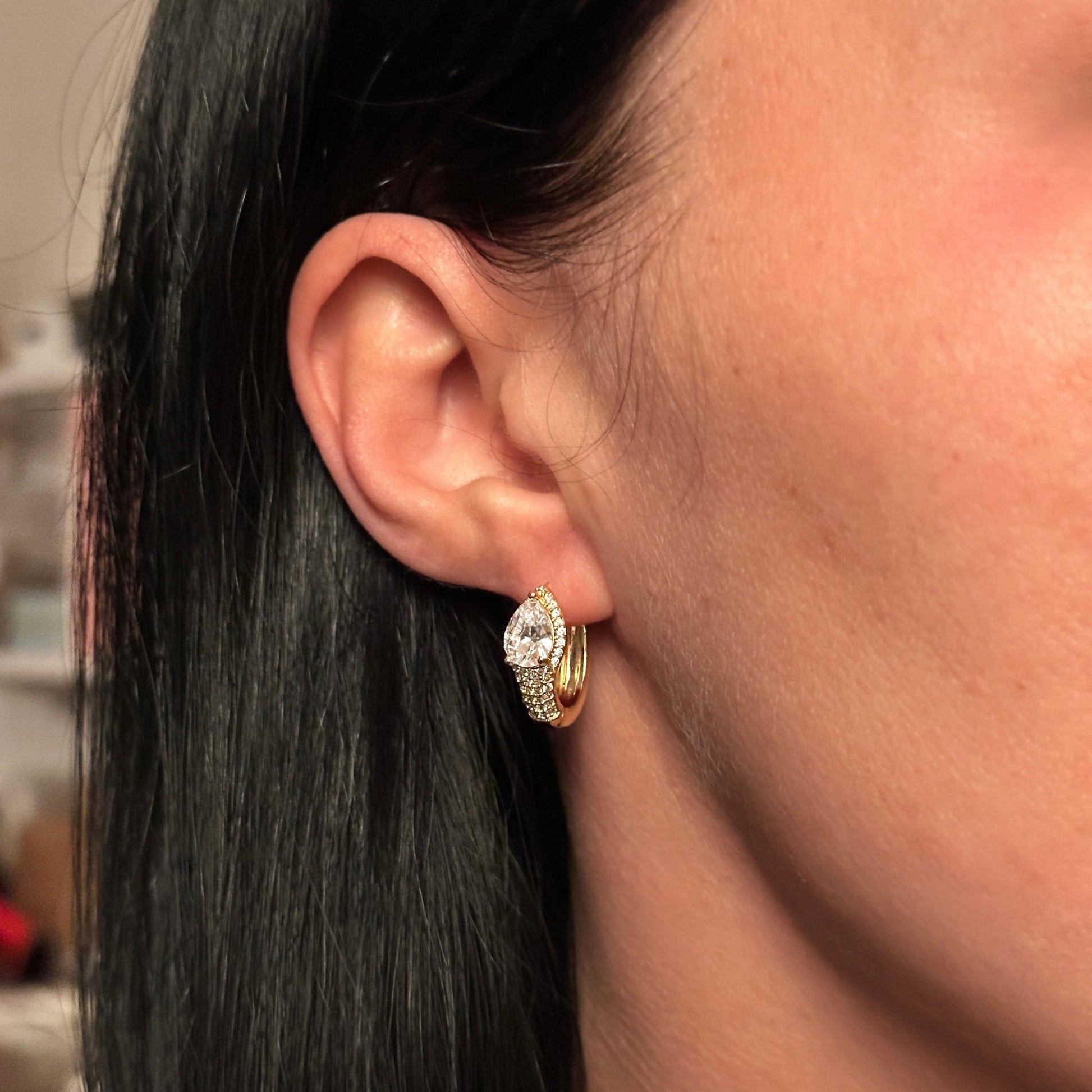  - Luxe Teardrop – tilgakujulised kristallist kõrvarõngad - 2